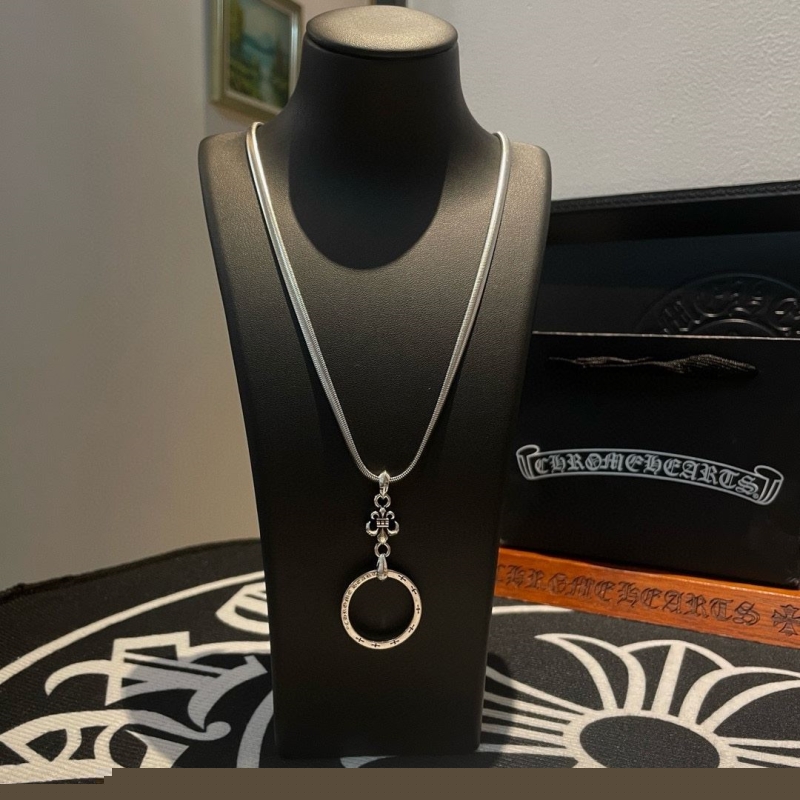 Ch**me He**ts necklaces
